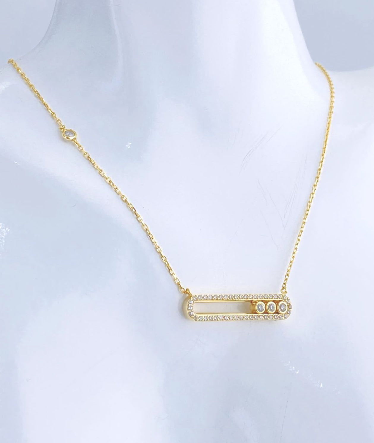Classic Horizontal 18k necklace