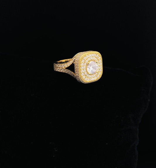 18k Engagement Ring Approx. 6.g